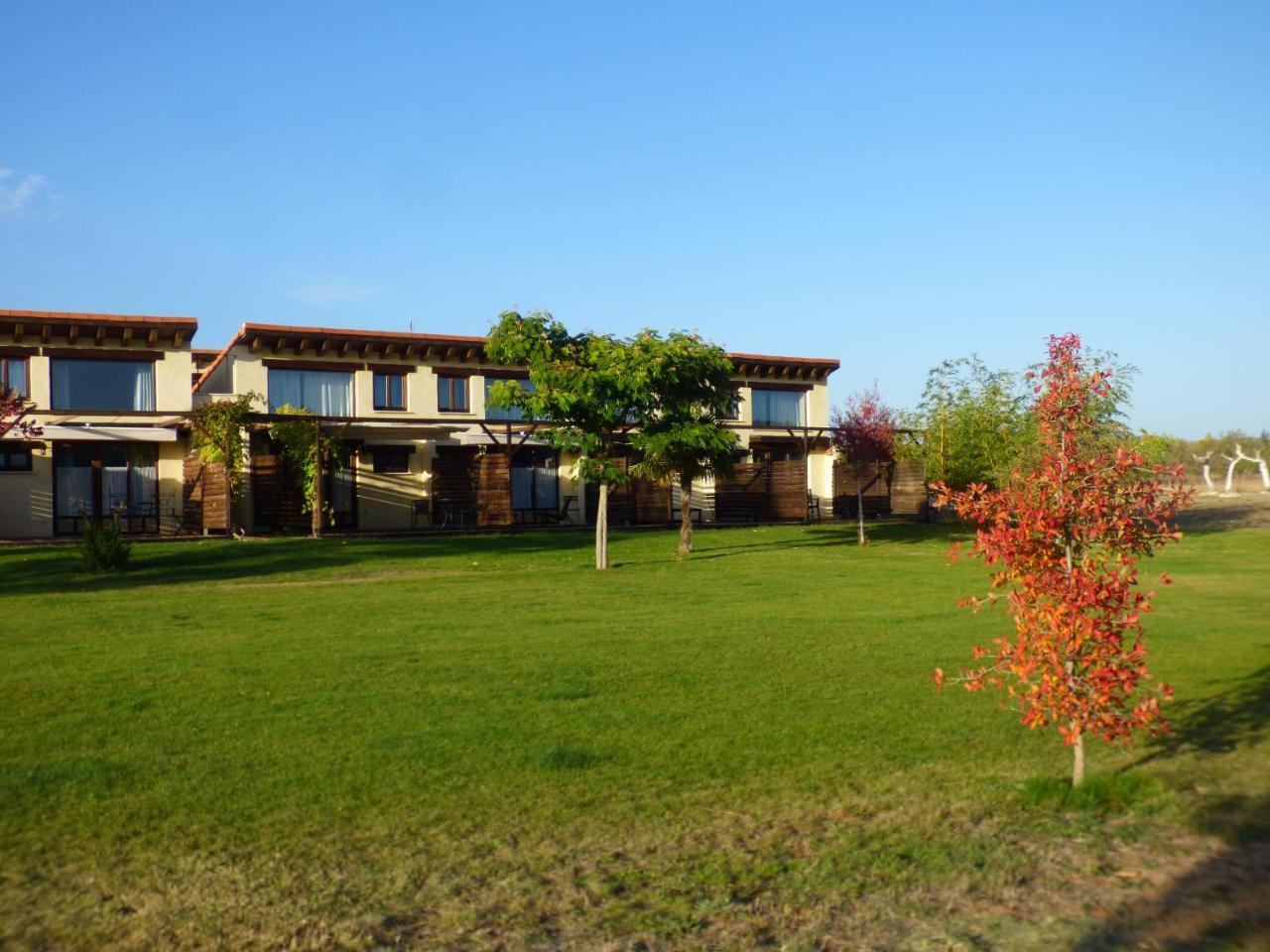 Hotel Rural Bioclimático Sabinares del Arlanza Puentedura Esterno foto